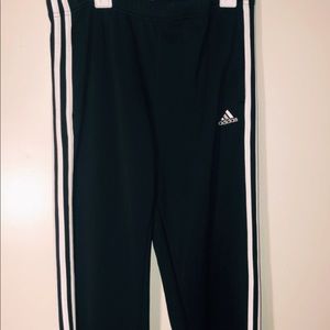Very cute barely worn black adidas joggers